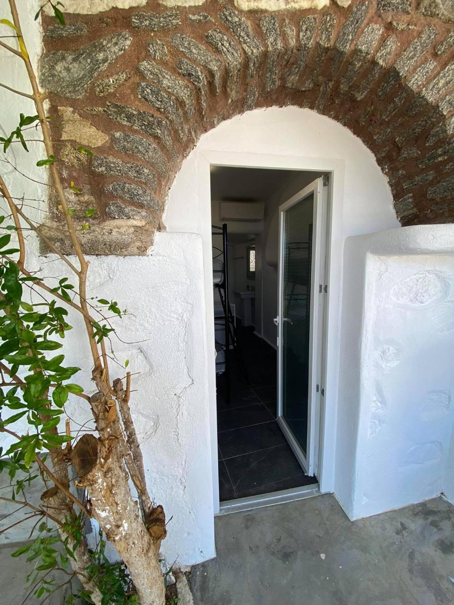Mykonos Vibes Airport And Mykonos Town